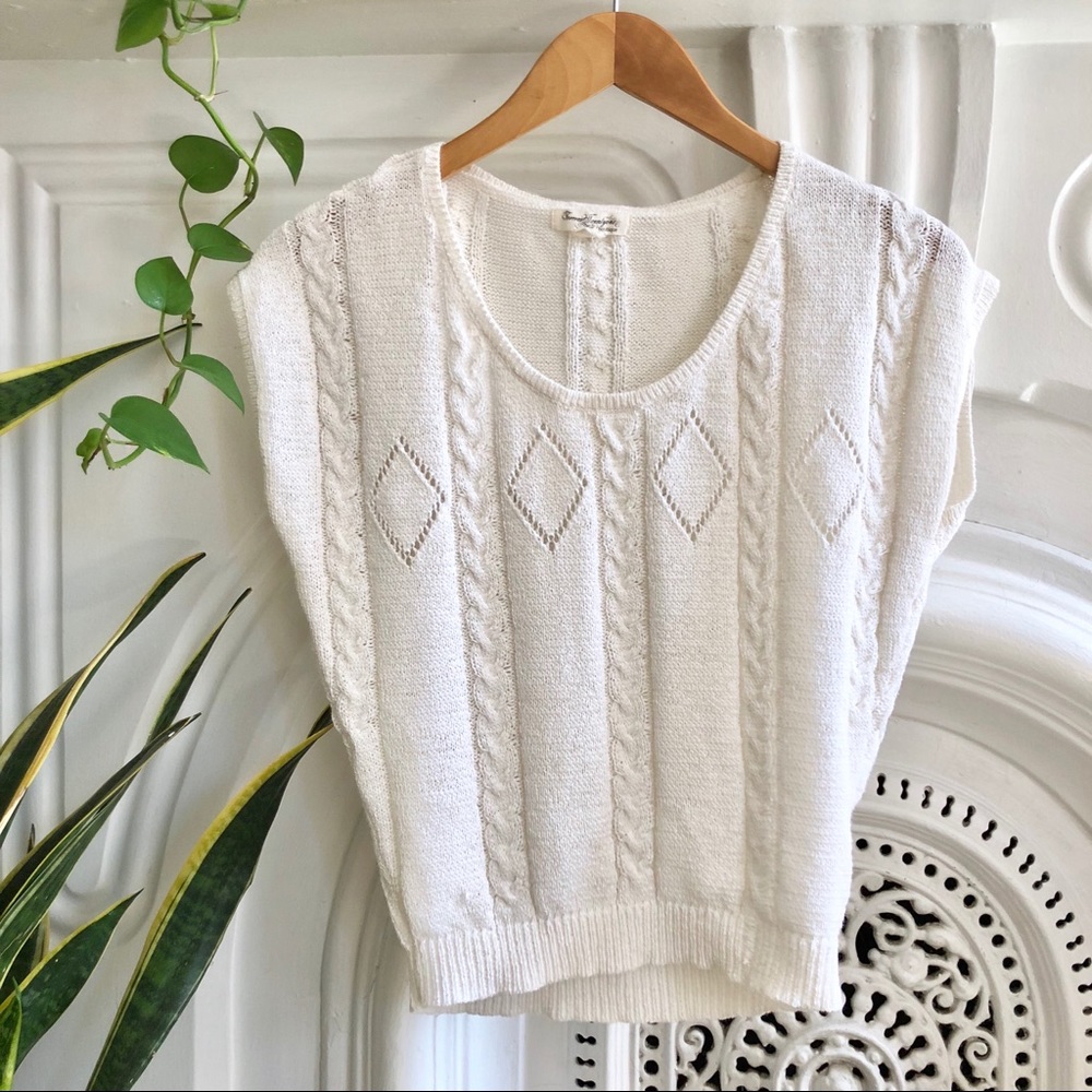 Sleeveless knit shirt - vintage inspired